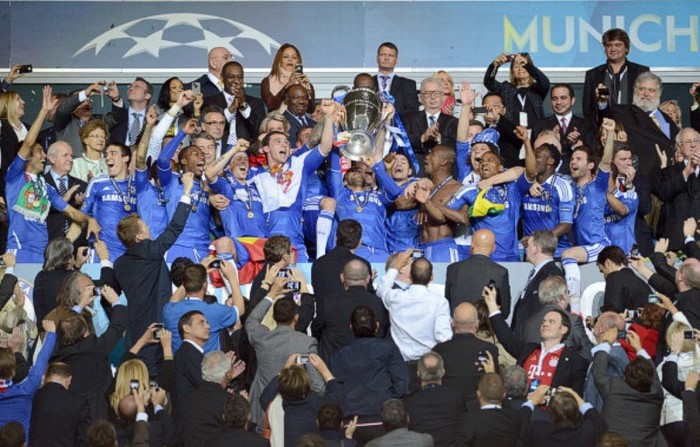 19/5/2012 – Didier Drogba ra đi với chức vô địch Champions League sau khi ghi bàn gỡ hòa ở phút 88 và thực hiện lượt sút 11m quyết định để mang lại chiếc cúp châu Âu đầu tiên cho Chelsea, và cũng là chức vô địch đầu tiên của một đội bóng London.